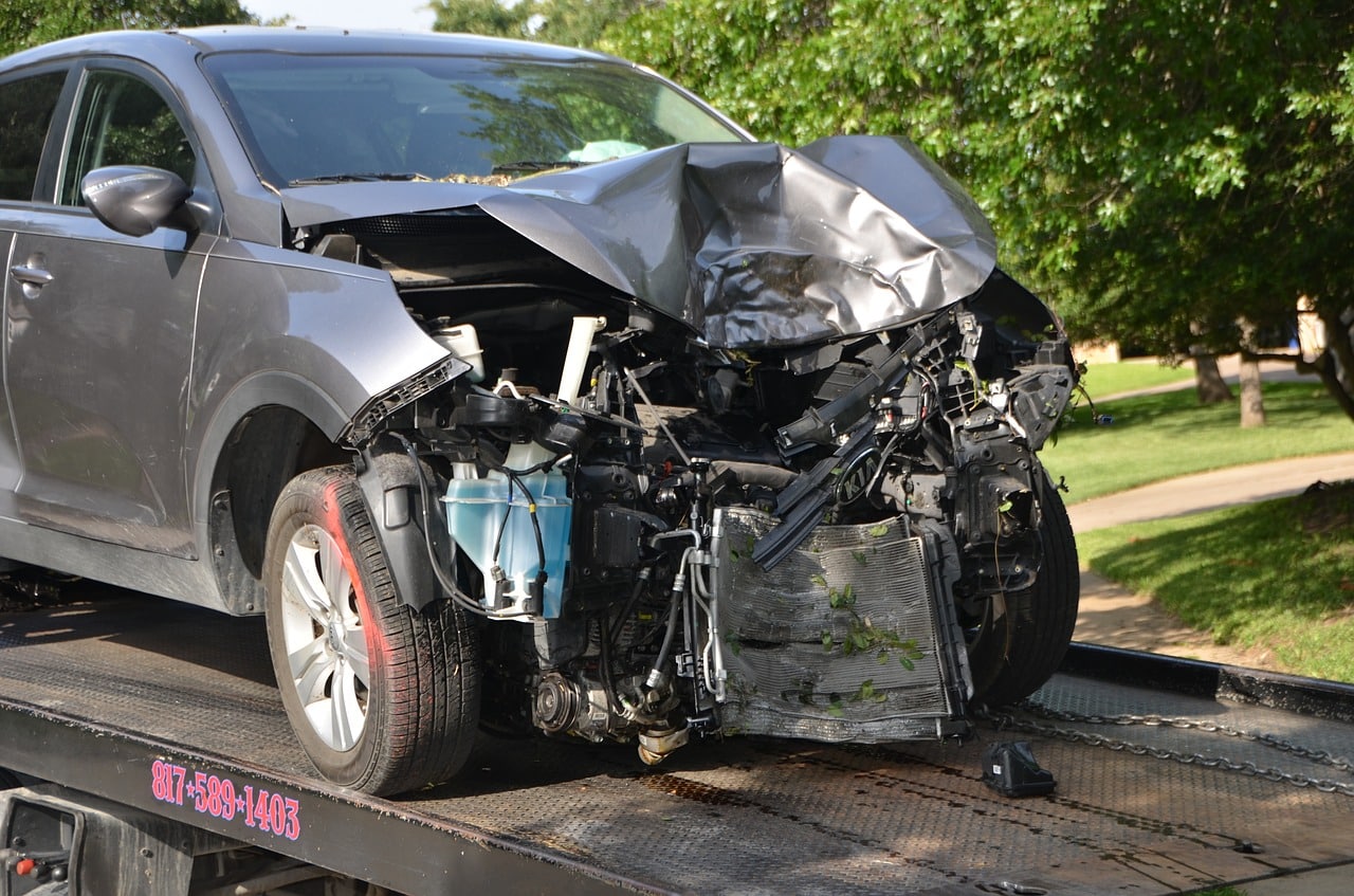 Arizona Crash Report Man dead after his car goes over cliff, crashes